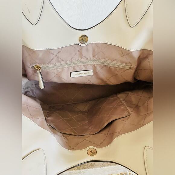 MICHAEL KORS White pebble leather ergo shoulder bag - Picture 6 of 7